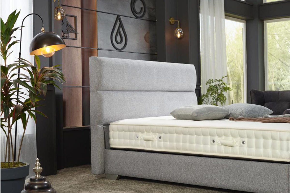 Merta Gemütliches Bett Marta mit stilvollem Design für Ihren erholsamen Schlaf.